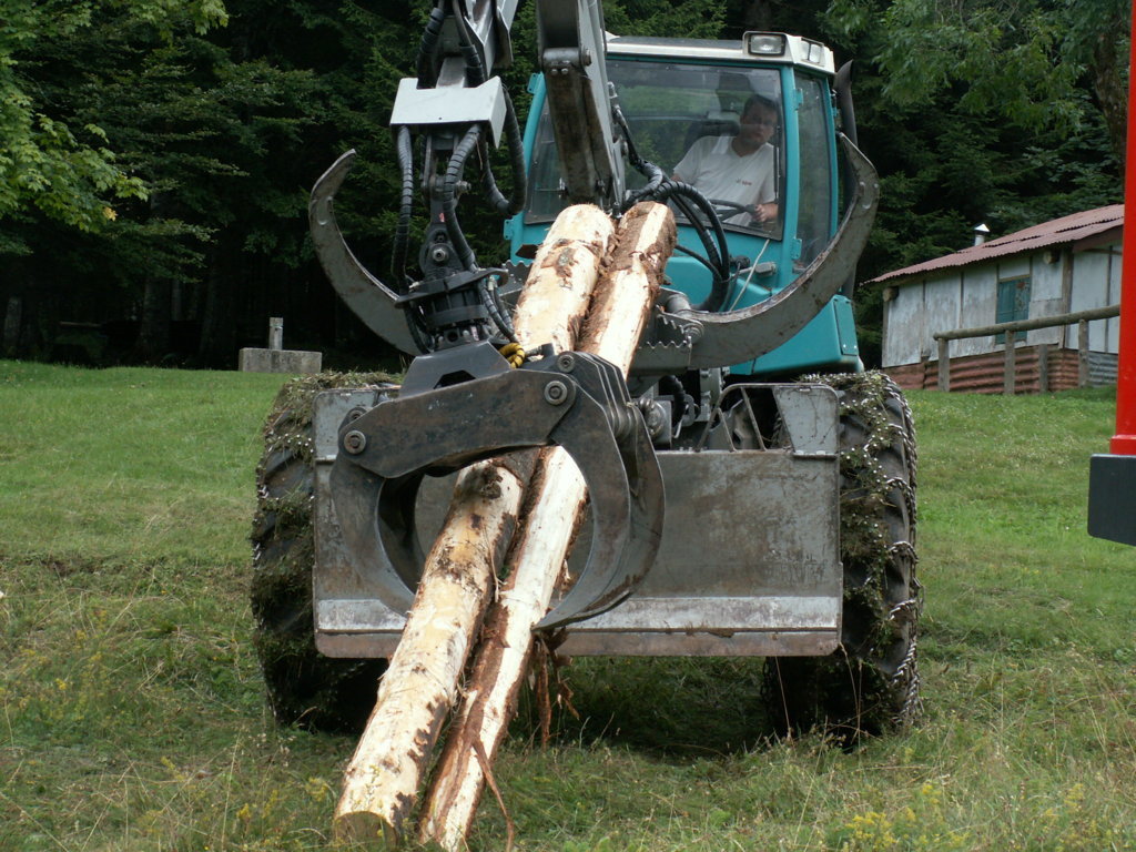 faset trattori forestali al lavoro